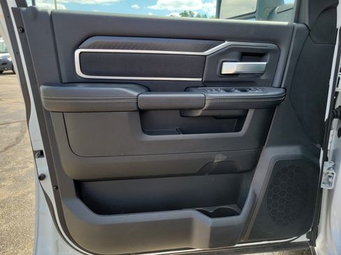 Used 2025 RAM 2500 Big Horn AWD/4WD image 6