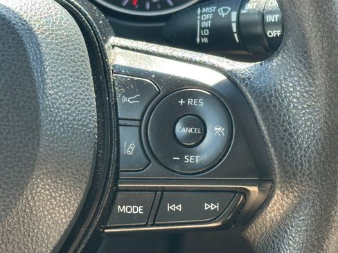 Used 2021 Toyota RAV4 XLE FWD image 23