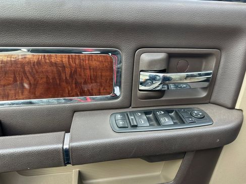 Used 2011 RAM 2500 Laramie w/ Protection Group image 12