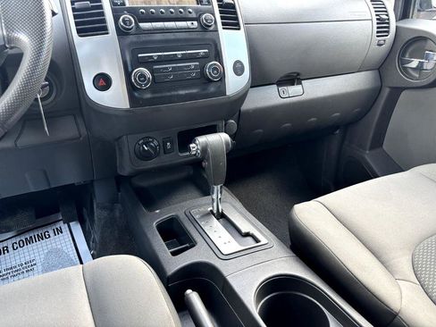 Used 2015 Nissan Xterra X image 19