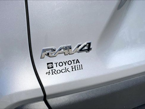 Used 2025 Toyota RAV4 XLE w/ Convenience Package image 33