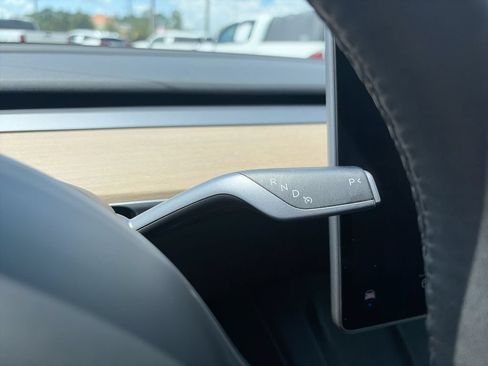 Used 2024 Tesla Model Y Long Range AWD/4WD image 22