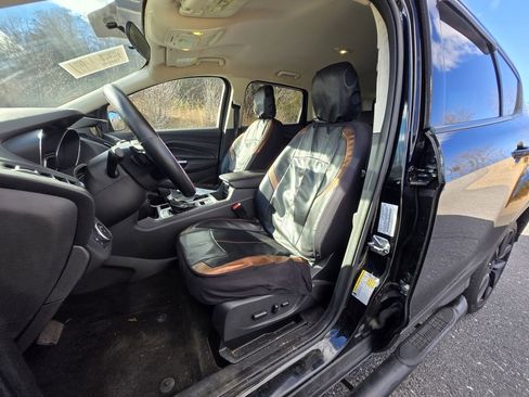 Used 2018 Ford Escape SE w/ SE Sport Appearance Package image 7