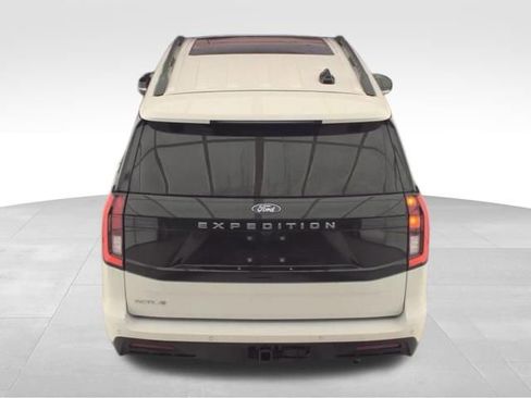 Used 2025 Ford Expedition Active AWD/4WD image 6