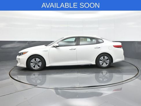 Used 2017 Kia Optima Premium image 4