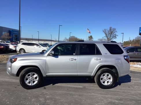 Used 2019 Toyota 4Runner SR5 image 6