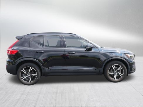 Used 2023 Volvo XC40 B5 Plus w/ Climate Package AWD/4WD image 8