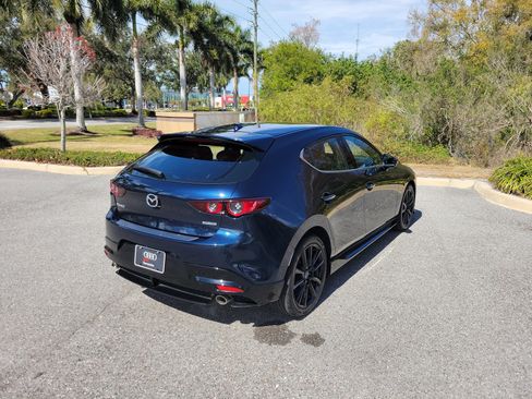 Used 2020 MAZDA MAZDA3 Hatchback w/ Premium Package image 6