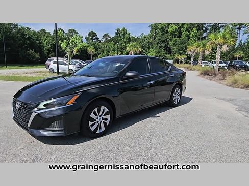 Used 2024 Nissan Altima 2.5 S FWD image 19