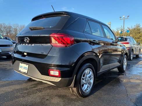Used 2025 Hyundai Venue SE image 7