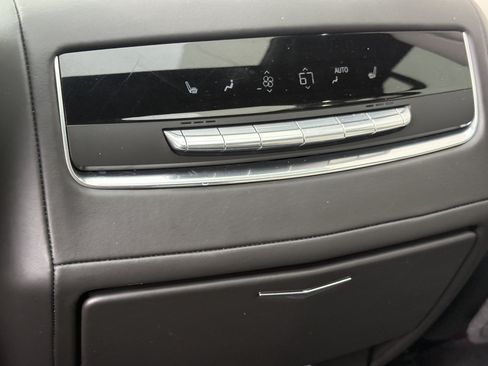 Used 2025 Cadillac Escalade V AWD/4WD image 16