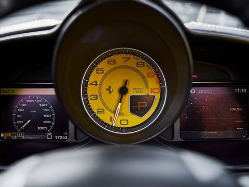 Used 2013 Ferrari 458 Spider RWD image 53