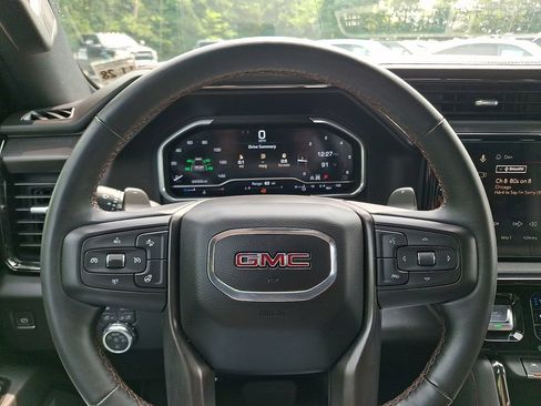 Used 2024 GMC Sierra 1500 AT4 w/ AT4 Premium Package AWD/4WD image 18