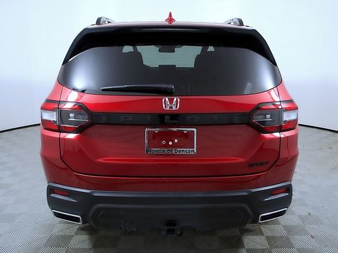 Used 2024 Honda Pilot Sport image 8