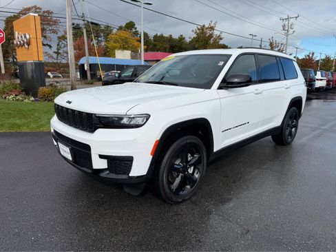 Used 2025 Jeep Grand Cherokee L Altitude image 3