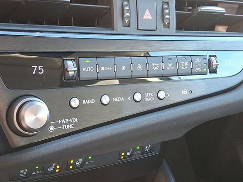 Certified 2023 Lexus ES 350 w/ Premium Package image 17