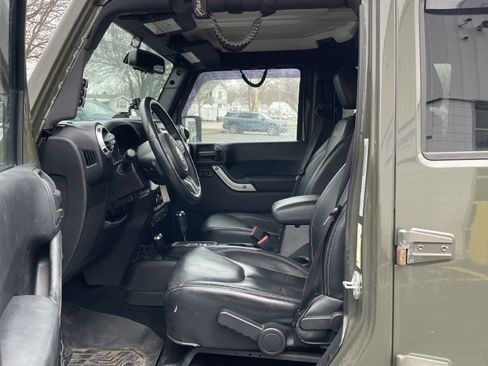 Used 2016 Jeep Wrangler Unlimited Sahara w/ Mopar Chrome Edition Group image 5