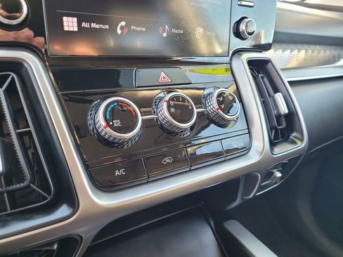 Used 2023 Kia Sorento LX image 15