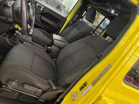 Used 2023 Jeep Wrangler Unlimited w/ Cold Weather Group AWD/4WD image 28