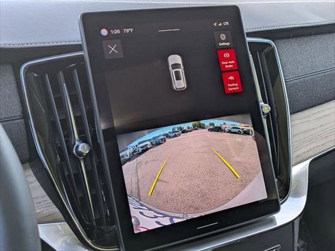 Used 2025 Volvo XC90 B6 Core w/ Protection Package Premier image 18