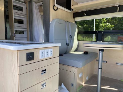Used 2024 RAM ProMaster 3500 w/ Quick Order Package 22H SLT+ FWD image 18