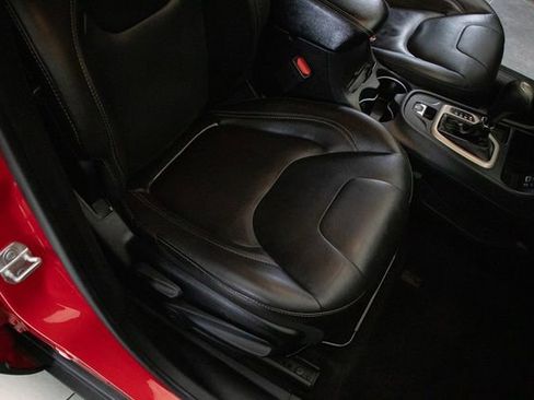 Used 2018 Jeep Cherokee Limited w/ High Altitude Package image 17