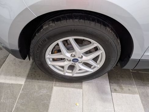 Used 2022 Ford Edge SE AWD/4WD image 7
