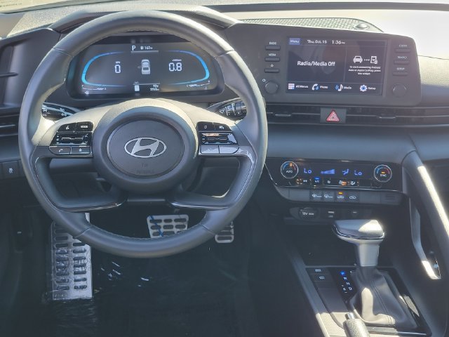Used 2025 Hyundai Elantra Sport FWD image 6