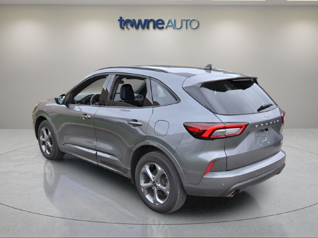 Used 2023 Ford Escape ST-Line w/ Tech Pack #1 AWD/4WD image 3