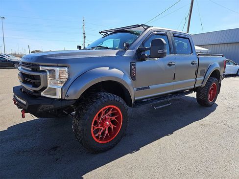 Used 2022 Ford F350 Platinum w/ Tremor Off-Road Package image 2