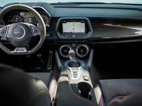 Used 2018 Chevrolet Camaro ZL1 image 20