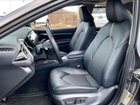 Used 2019 Toyota Camry SE image 7