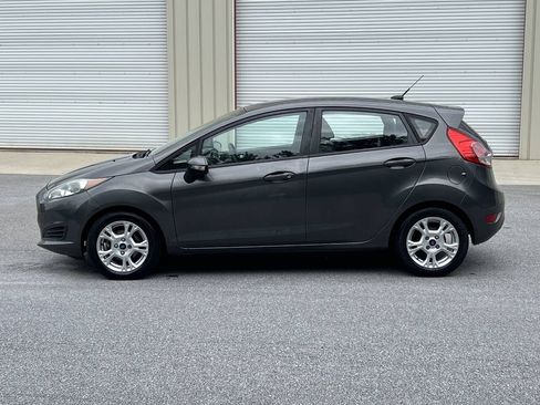 Used 2015 Ford Fiesta SE FWD image 3