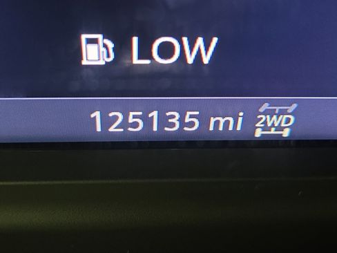 Certified 2019 Chevrolet Silverado 1500 LT w/ All-Star Edition image 18