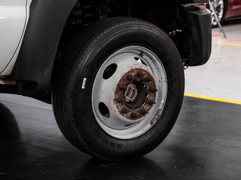 Used 2016 Ford F550 4x4 Crew Cab Super Duty image 48