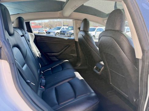 Used 2022 Tesla Model 3 Long Range image 13