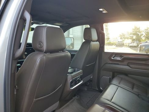 Used 2024 GMC Sierra 3500 Denali w/ Denali Reserve Package AWD/4WD image 10