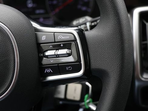 Used 2023 Kia Sorento LX image 20