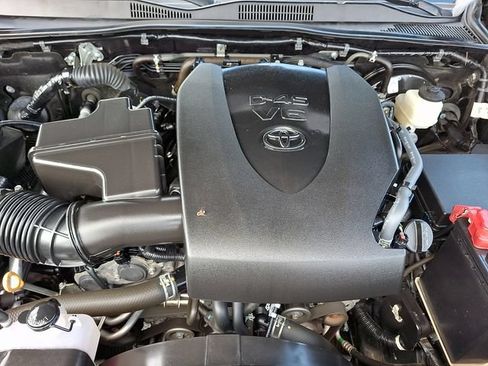Used 2022 Toyota Tacoma SR5 AWD/4WD image 27