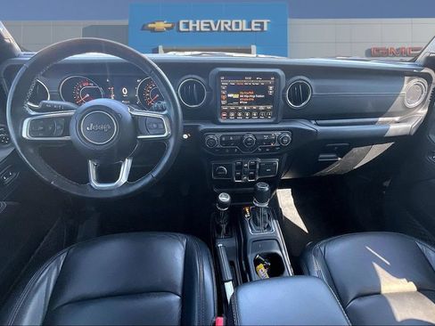 Used 2021 Jeep Wrangler Unlimited Sahara AWD/4WD image 7