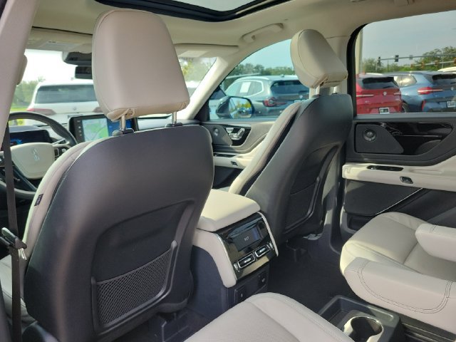 Used 2025 Lincoln Aviator Reserve w/ Illumination Package RWD image 13