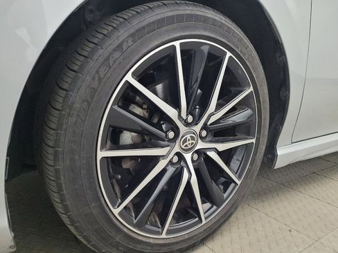 Used 2021 Toyota Camry SE image 31