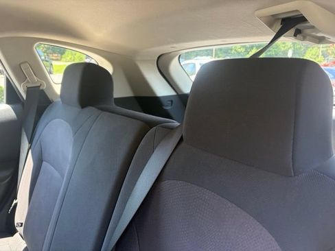 Used 2015 Nissan Rogue S AWD/4WD image 16