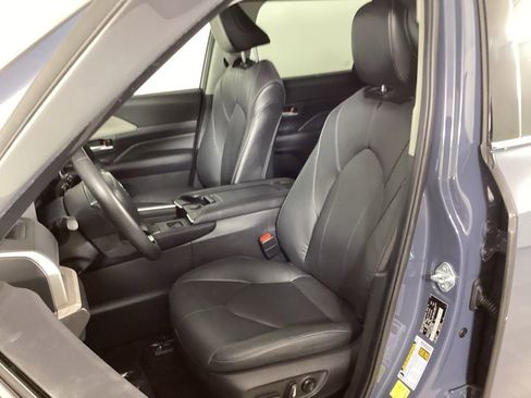 Used 2024 Toyota Grand Highlander AWD image 31