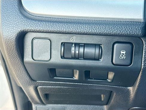 Used 2016 Subaru Impreza 2.0i Premium image 10