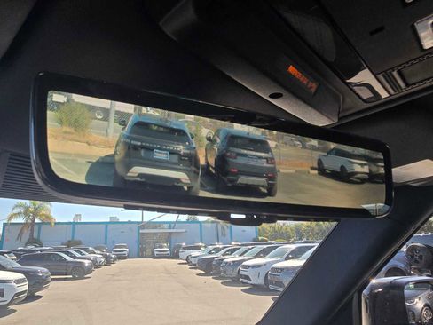 Used 2022 Land Rover Defender 110 V8 image 33