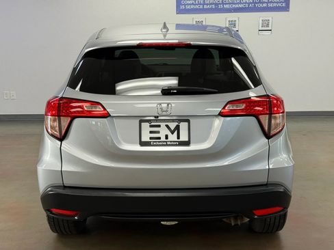 Used 2017 Honda HR-V EX image 6