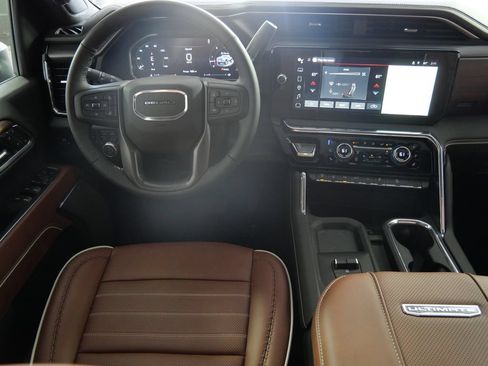 New 2026 GMC Sierra 3500 Denali Ultimate AWD/4WD image 18