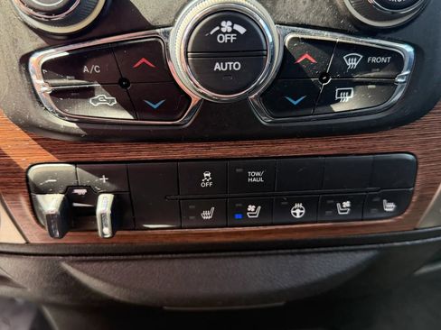 Used 2019 RAM 1500 Laramie AWD/4WD image 26