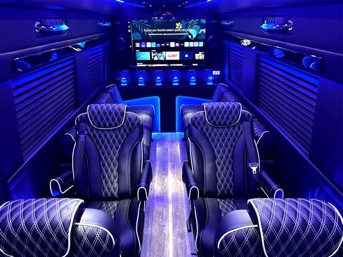 Used 2024 Mercedes-Benz Sprinter 3500 image 39